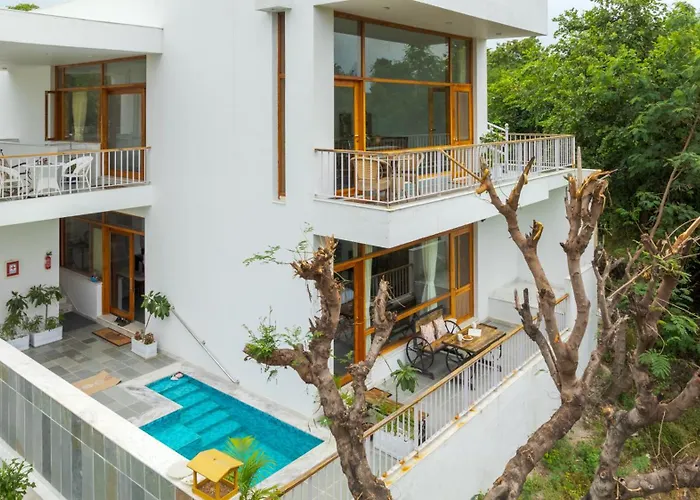 Saffronstays Villa Bougain - 2Br Hill-View Villa With Plunge Pool, Veg Bbq, Birdwatching & Serene Garden Sit-Outs