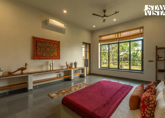 Stayvista At The Tilah With Pool, Lawn, Wifi